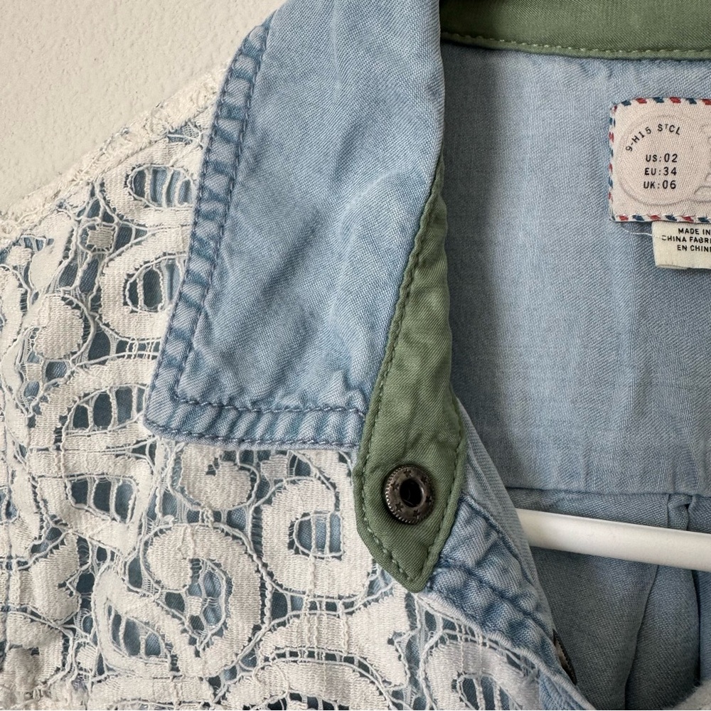 Anthropologie Postmark 9-H15 STCL Denim Lace Button Down Size 2 Cottagecore - Picture 4 of 16